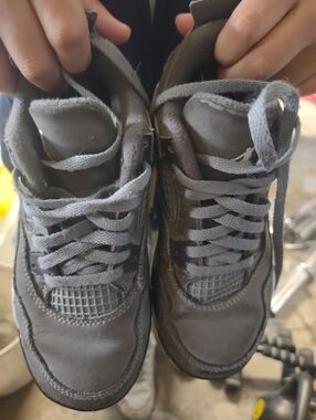 Kids Jordan Retro 4 BQ7699-007 SIZE 12C